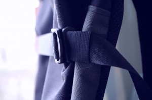 Sac vide, sangle tirée au maximum