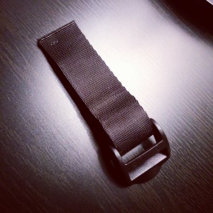 Mise en place de la boucle dans la sangle