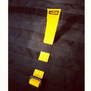 On passe le tac-tie dans la structure MOLLE