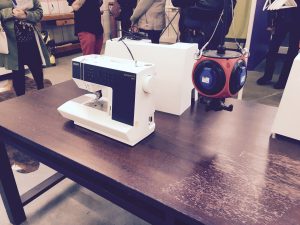 Il y a aussi des machines à coudre familiales